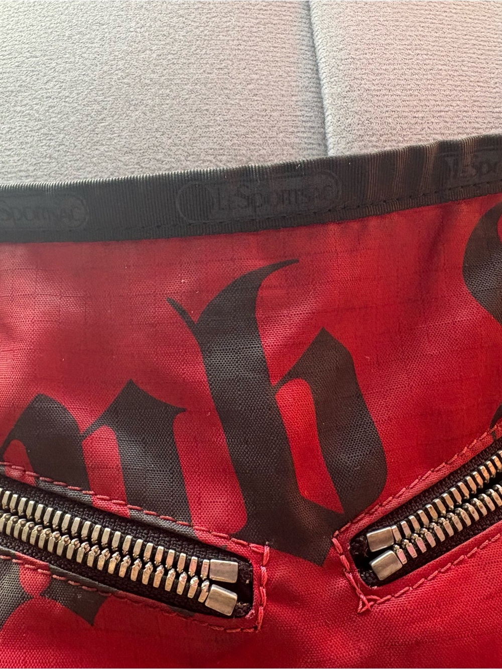 Vtg 2000s L.A.M.B. x LeSportsac Red Old English Print Crossbody Bag Gwen Stefani - Picture 3 of 16